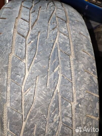 Continental ContiCrossContact LX2 215/65 R16