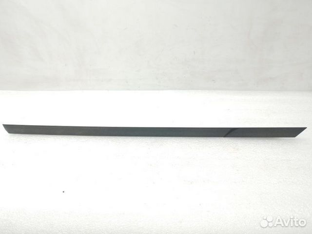 Молдинг двери задний правый Land Rover Discovery 5