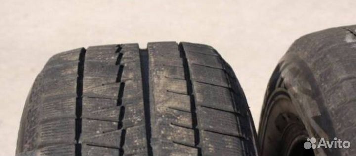 Bridgestone Blizzak Revo GZ 215/60 R17