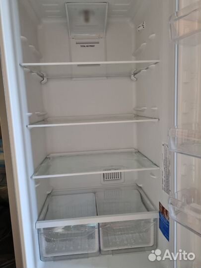 Холодильник Indesit DF5200 серебристый