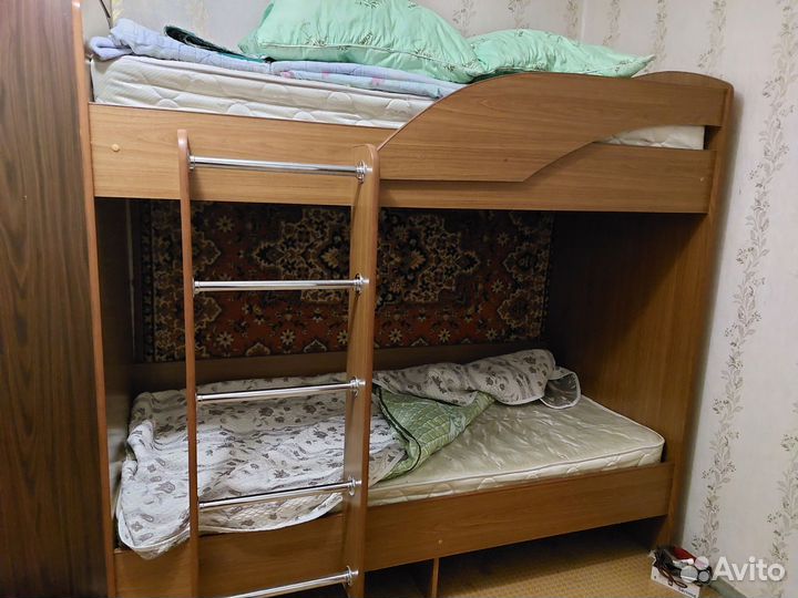 Кровать двухьярусная
