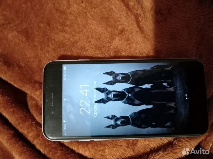 Телефон iPhone 6s