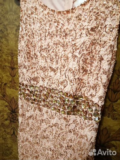 Вечернее платье в пол 42