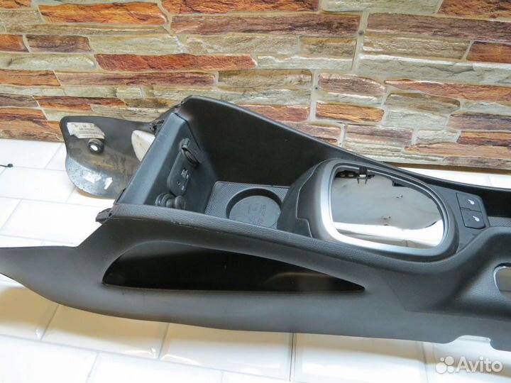 Центральная консоль Kia Rio 3 FB