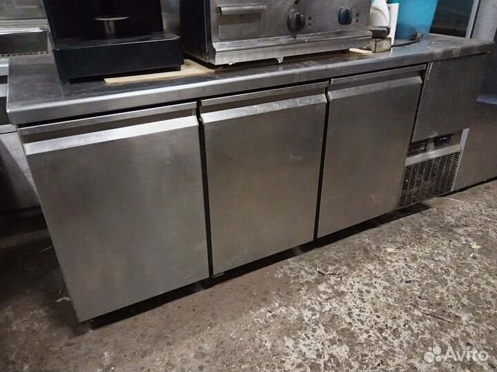 Холодильный шкаф морозильный.Холодильный стол