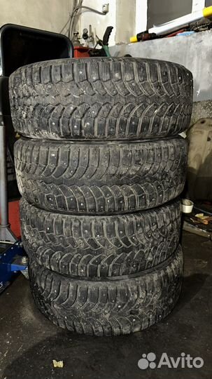 Bridgestone Blizzak Spike-01 205/55 R16