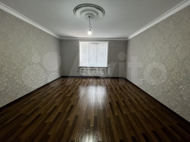 3-к. квартира, 133 м², 2/3 эт.