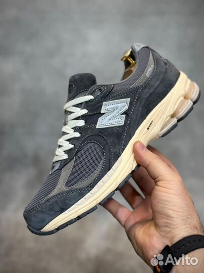 New Balance 2002R