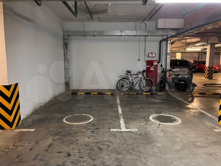 Машиноместо, 14 м²