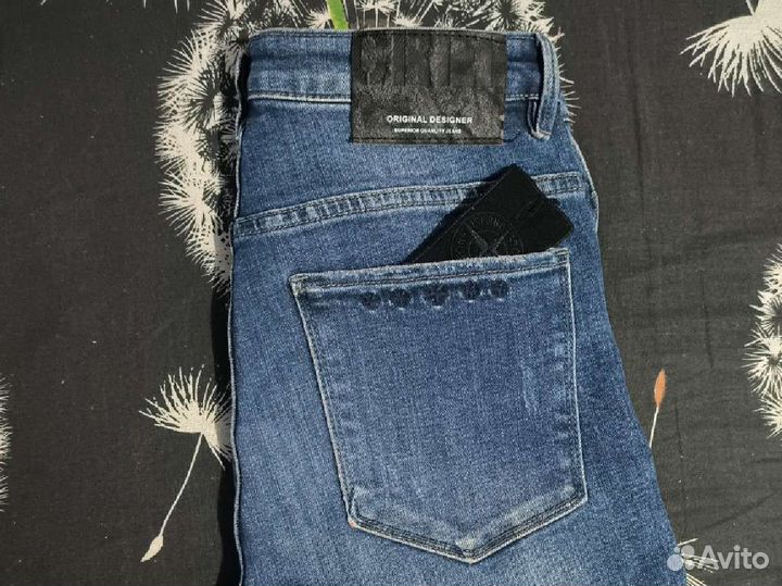 Джинсы