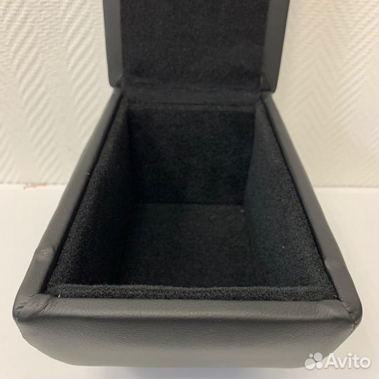 Штатный подлокотник renault sandero (2009-2014)