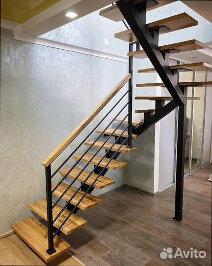 Металлический каркас лестницы для дома
