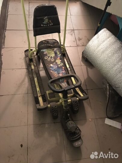 Снегокат с ручкой и колесами