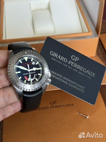 Girard-Perregaux Sea Hawk Pro 44 Titanium 3000m