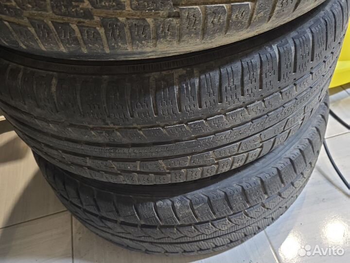 Acustica Challenger 225/55 R17