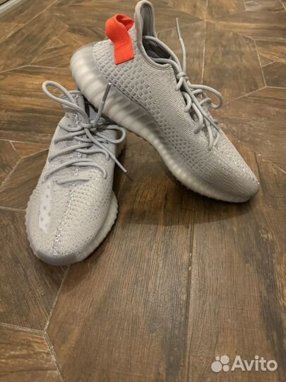 Кроссовки adidas yeezy