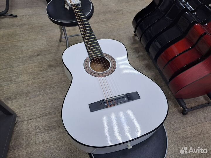 Гитара классическая белая полноразмерная