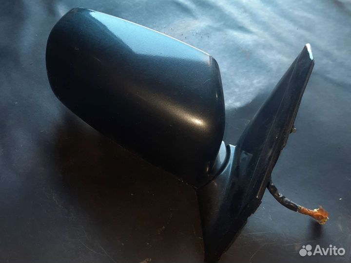 Зеркало правое Mitsubishi cedia