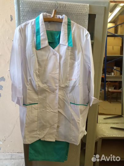 Медицинские костюмы и халаты