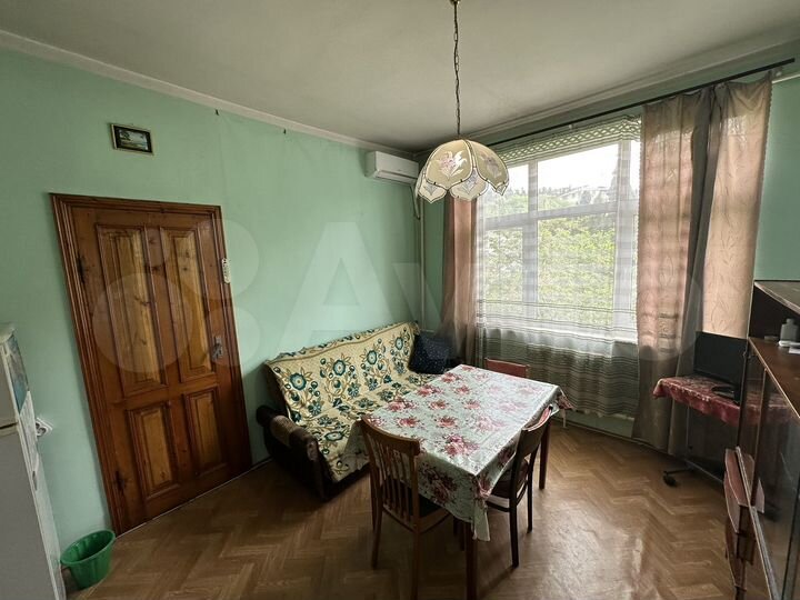 2-к. квартира, 65 м², 2/2 эт.