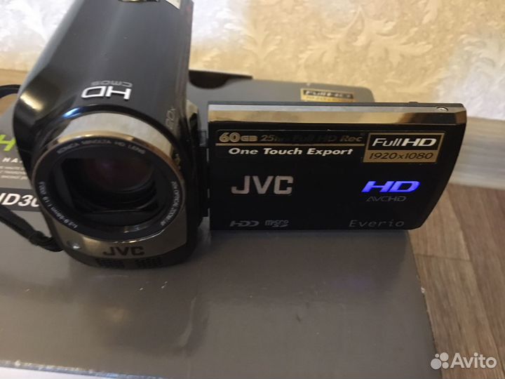 Видеокамера JVC Everio GZ-HD300