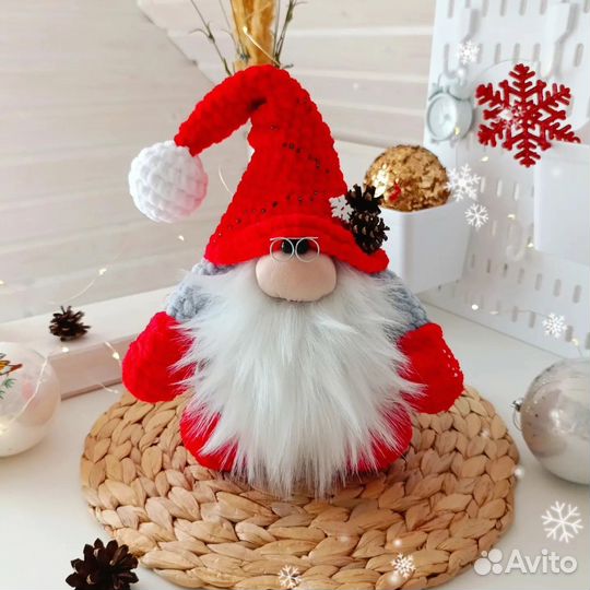 Рождественский гном Вязаный. Ручная работа