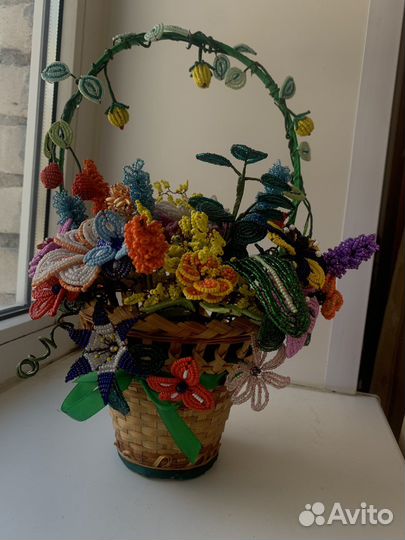 Цветочная корзина из бисера