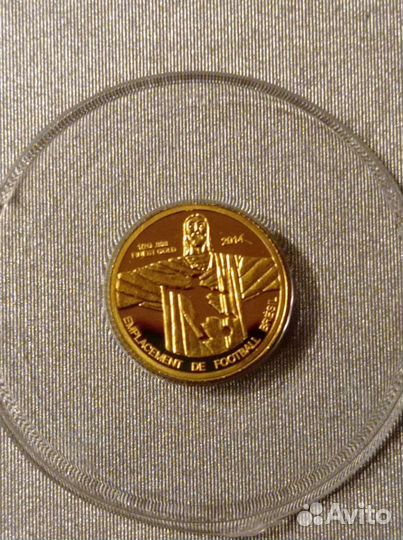 Золотые монеты футбол