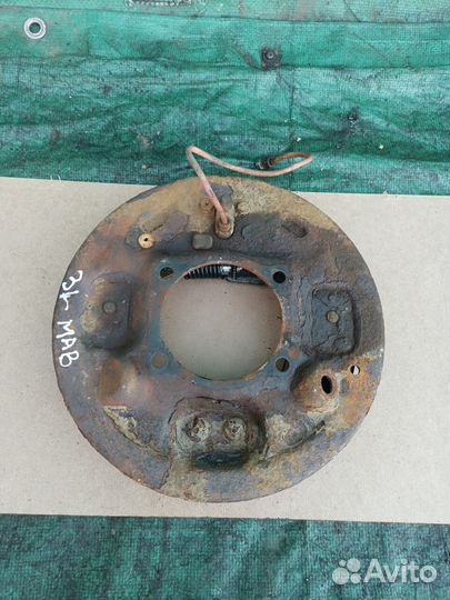 Щит опорный задний левый Ford Maverick 2003 г