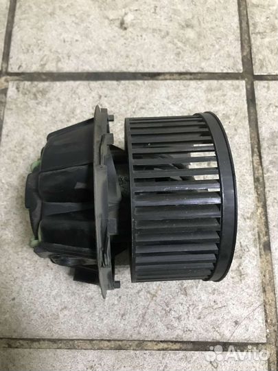 Моторчик отопителя Nissan Almera G15