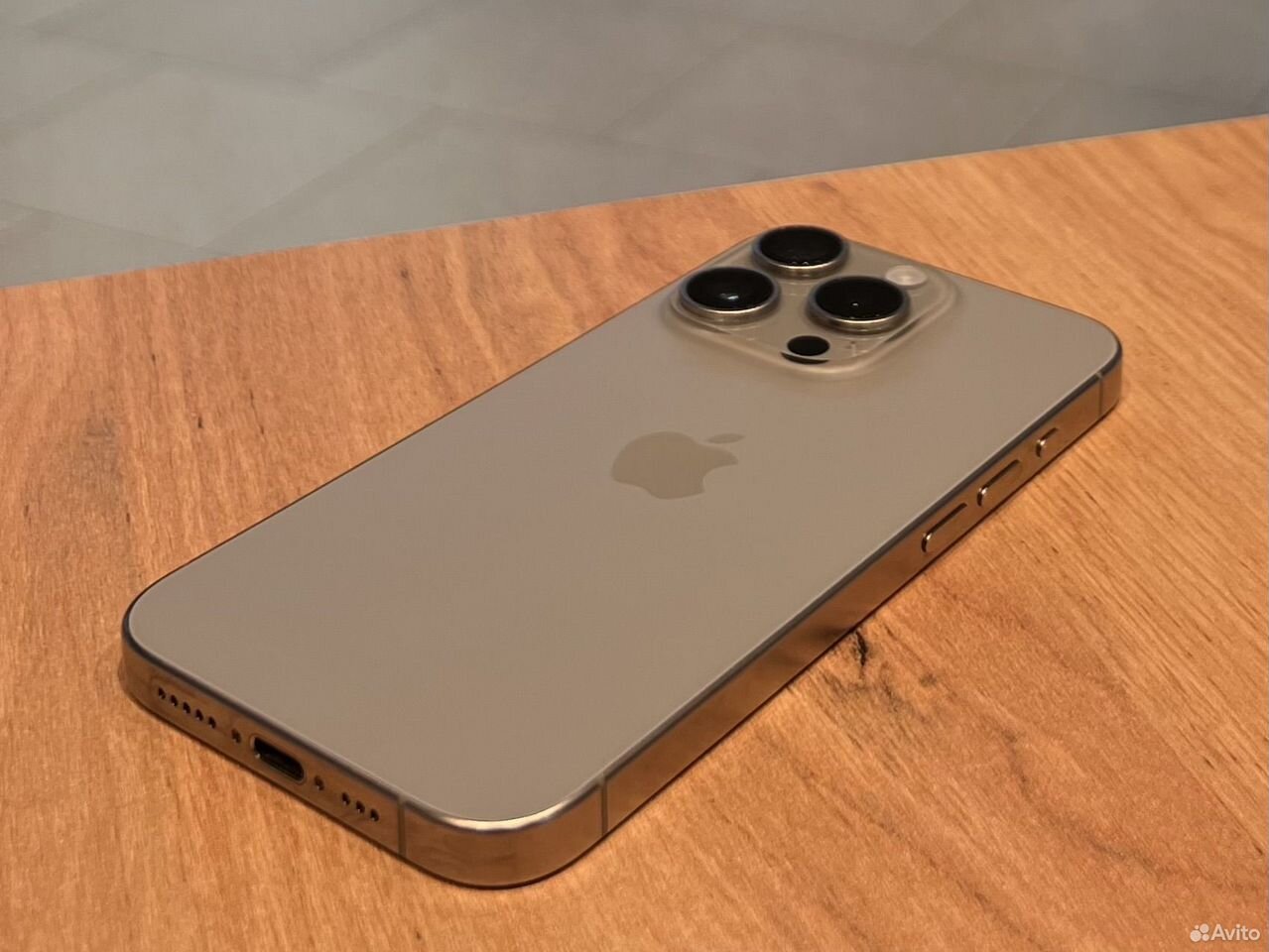 iPhone 15 Pro, 256 ГБ