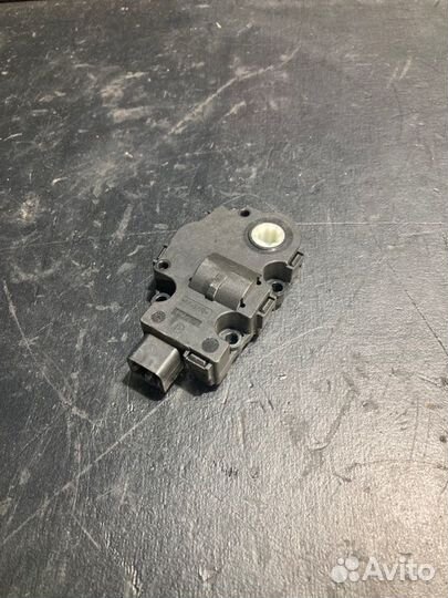 Сервопривод заслонок отопителя Bmw 3 E90