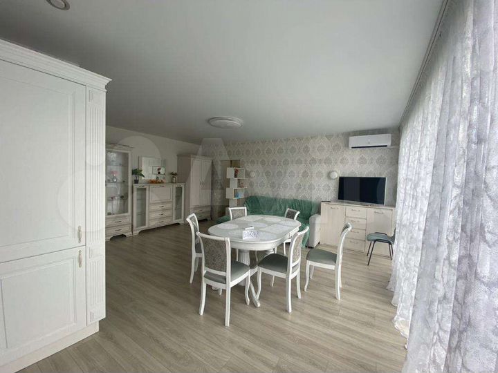 2-к. квартира, 85 м², 8/20 эт.