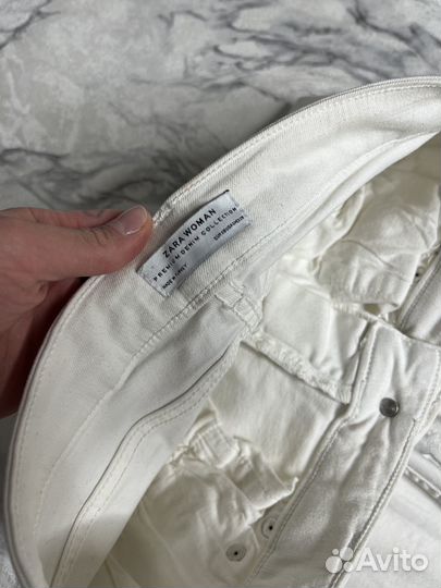 Джинсы белые zara