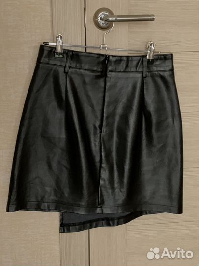 Кожаная юбка черная