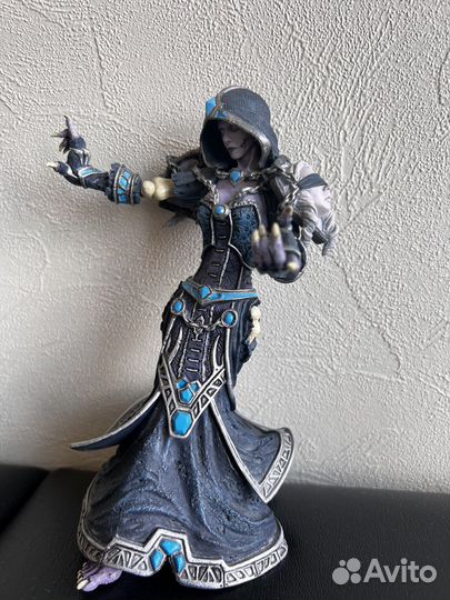 Коллекционная фигурка нежить-жрец WoW