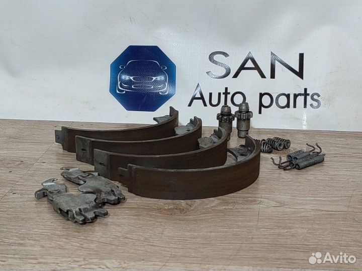 Колодки стояночного тормоза задние Bmw X5 E70