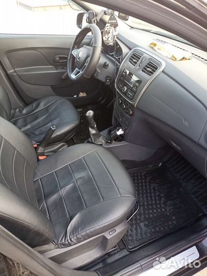 Renault Logan Stepway 1.6 МТ, 2019, битый, 200 000 км