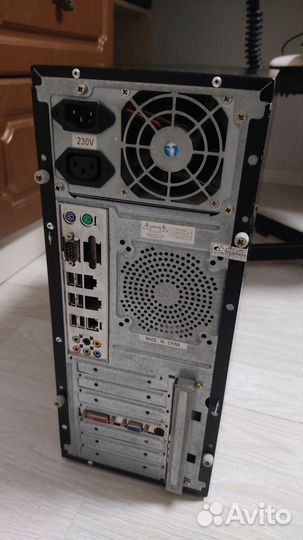 Системный блок и монитор