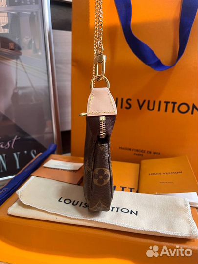 Клатч Louis Vuitton Mini Pochette