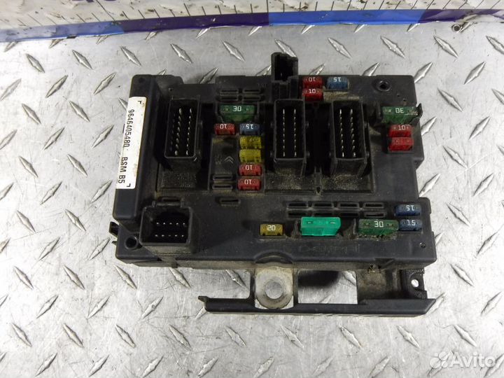 Блок предохранителей Peugeot 406