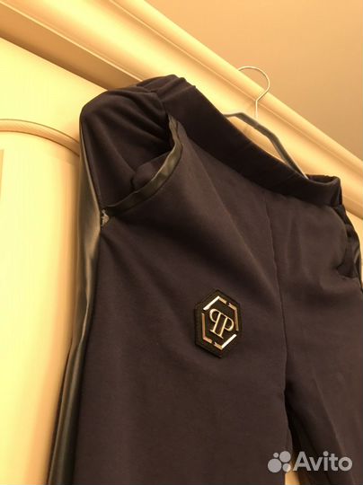 Спортивный костюм женский