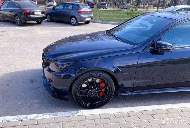 Передний бампер + крылья 63 AMG E-class W212 рест