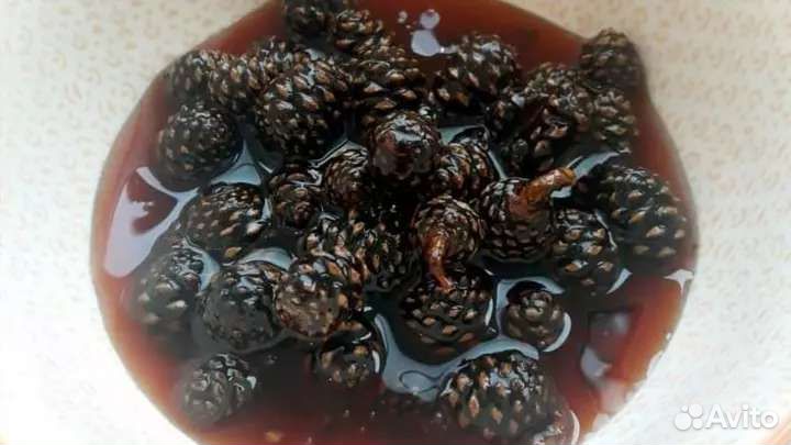 Варенье из сосновых шишек,лесной клубники