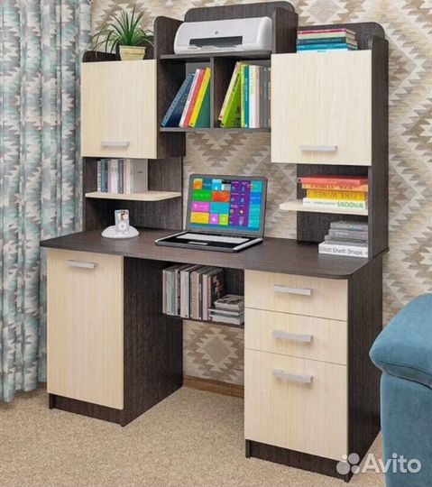 Стол и шкаф