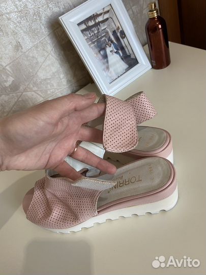 Сандалии zara