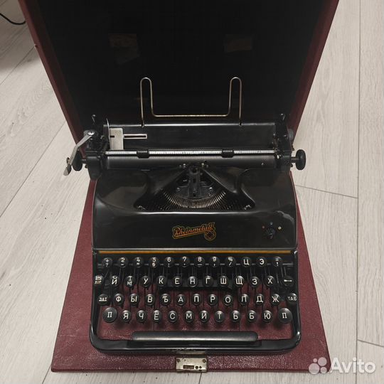 Пишущая машинка 1940 год
