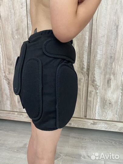 Защитные шорты для катания на роликах