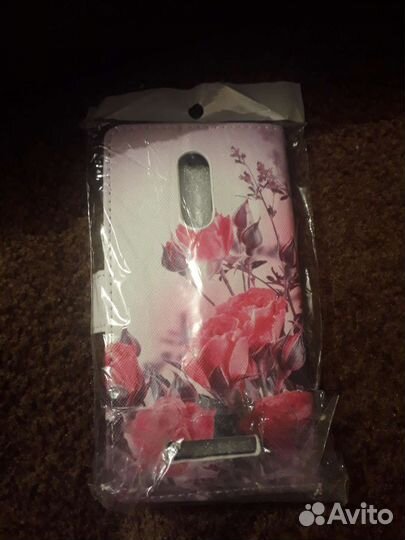 Чехол на телефон