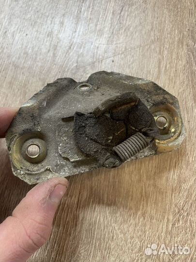 Замок багажника VW Golf 1 Mk1